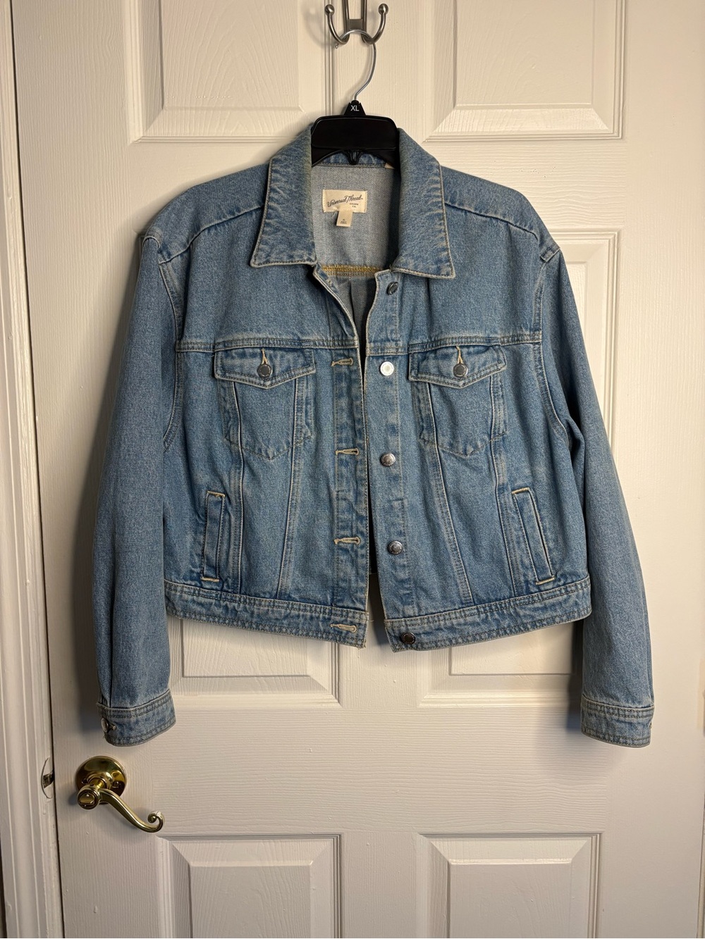 Universal Thread Classic Light Wash Denim Jacket